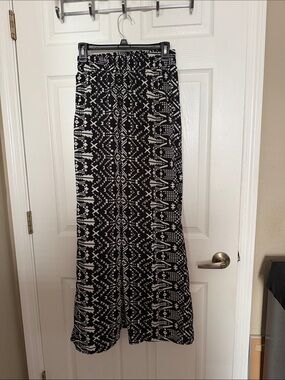 Black & White Patterned Pants- Women